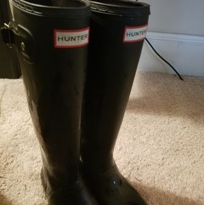 Black Hunter rainboots gently worn size 6 women